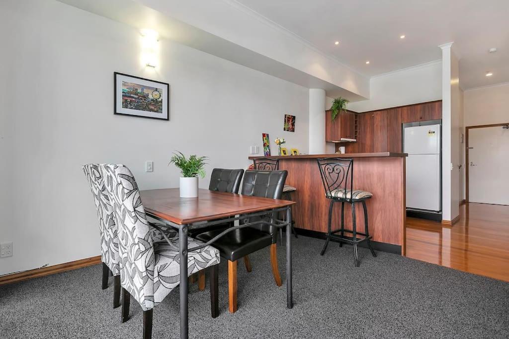 Spacious One Bedroom Apartment On Princes Wharf Auckland Eksteriør bilde